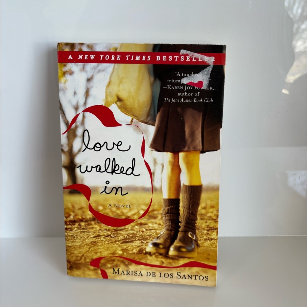 📚 3/$25 📚 Love Walked In by Marisa de los Santos - Paperback Book